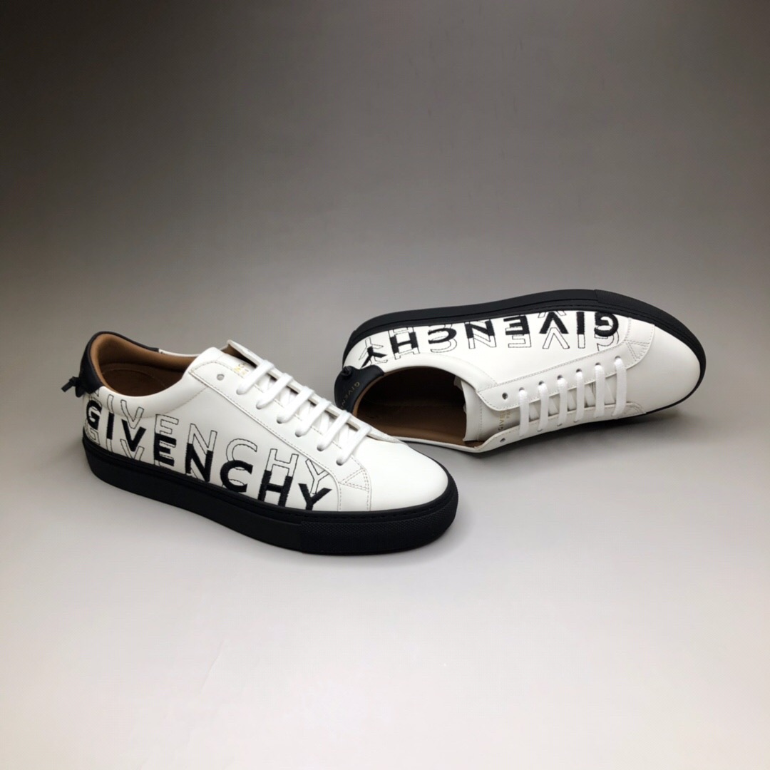 GIVENCHY 지방시 로고 가죽 스니커즈