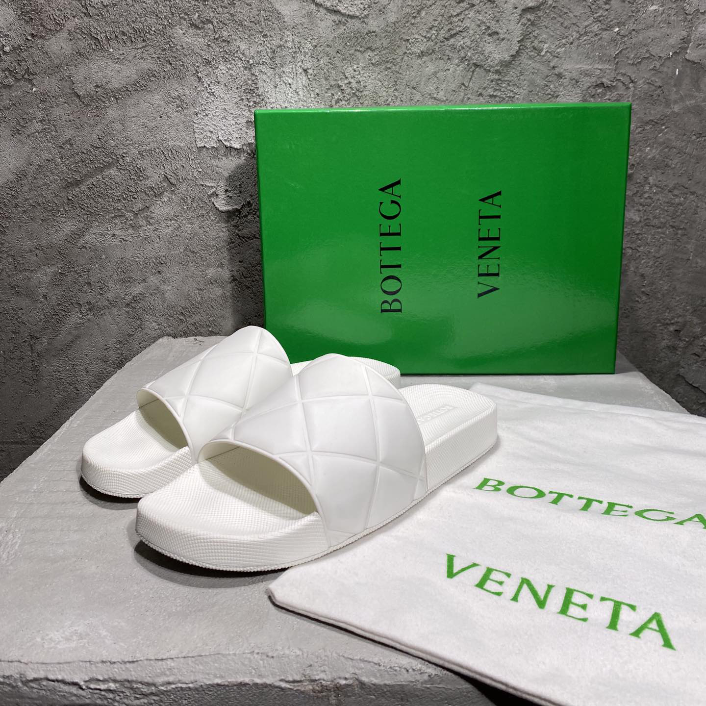 BOTTEGA VENETA 보테가베네타 슬라이드 슬리퍼